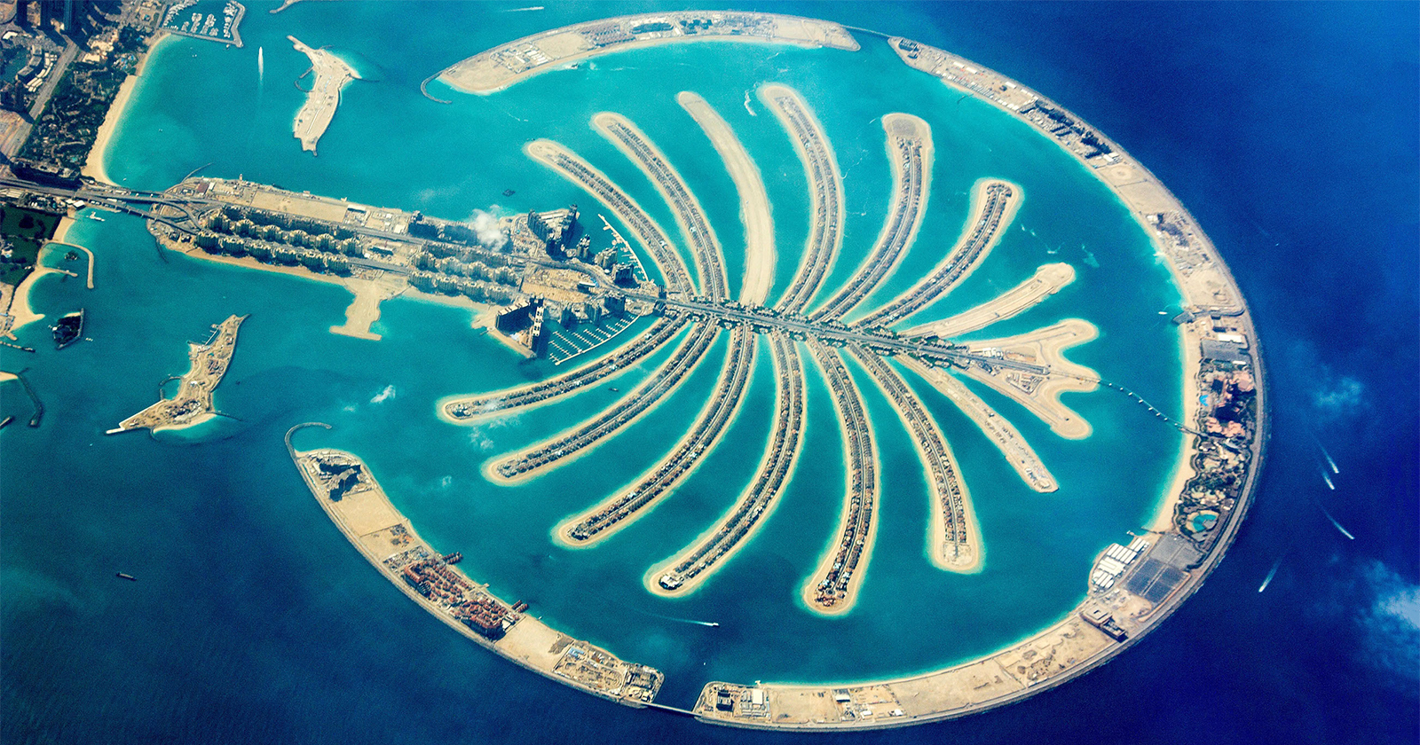 Palm Island in Dubai: A Paradise of Luxury and Adventure!